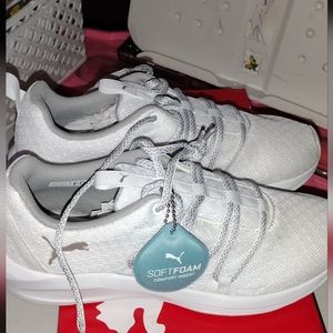 Soft foam Pumas tennis shoes